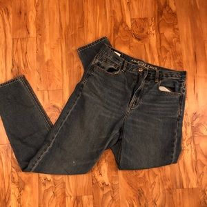AMERICAN EAGLE MOM JEAN 4
